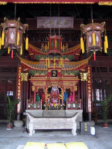 曹娥廟中共風(fēng)的曹娥娘娘