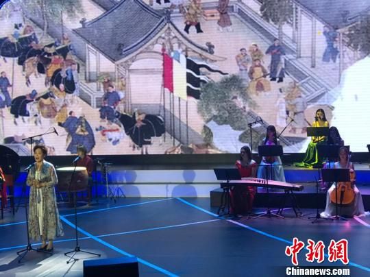 首屆女性詩(shī)歌周音樂朗誦會(huì)。　索有為 攝